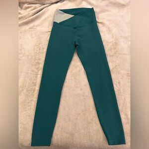 High-Waist Teal Leggings with Contrast Waistband